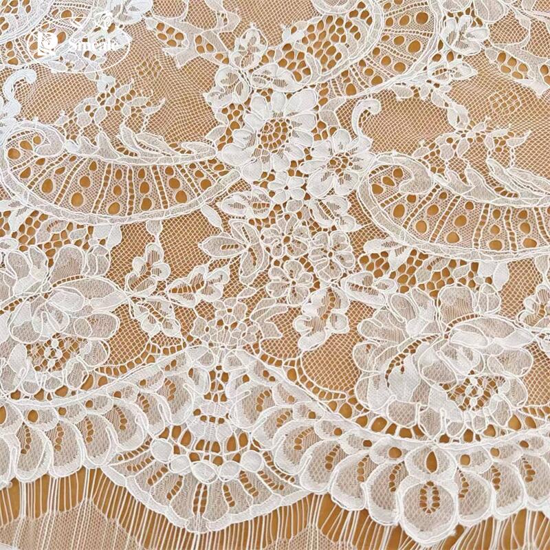 Wedding Dress Supply - 3 Meter. Handgefertigte Spitzenborte mit Stickerei,