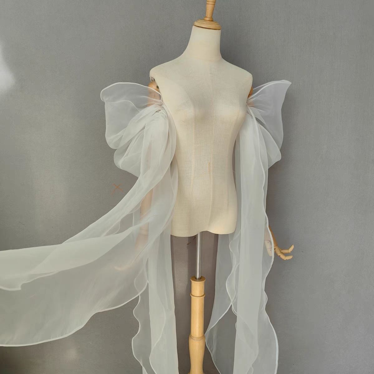 Braut-Ärmel aus Organza, Abneh – Wedding Dress Supply Bewertung und Preis